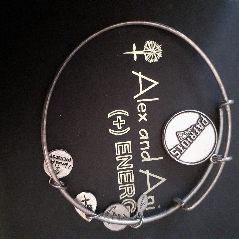 🏈Alex and Ani NFL Patriots bracelet
